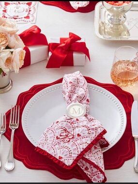 NEW MARK & GRAHAM  
BLOCK HEART FAN RUFFLE EDGE DINNER NAPKINS, SET OF 4.